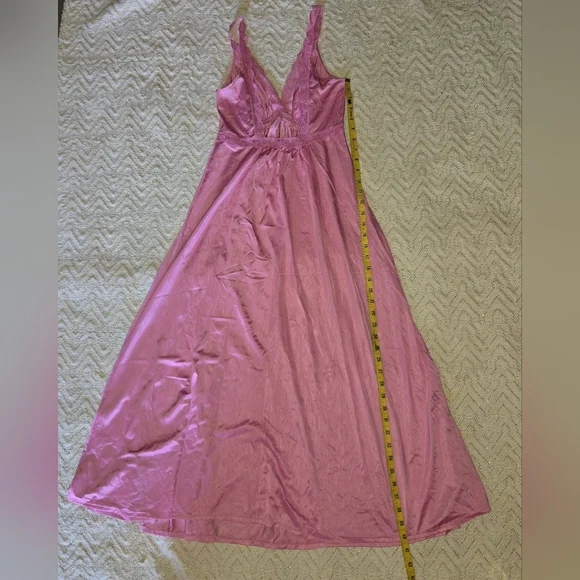 Elegant Pink Maxi Dress - Picture 5 of 5